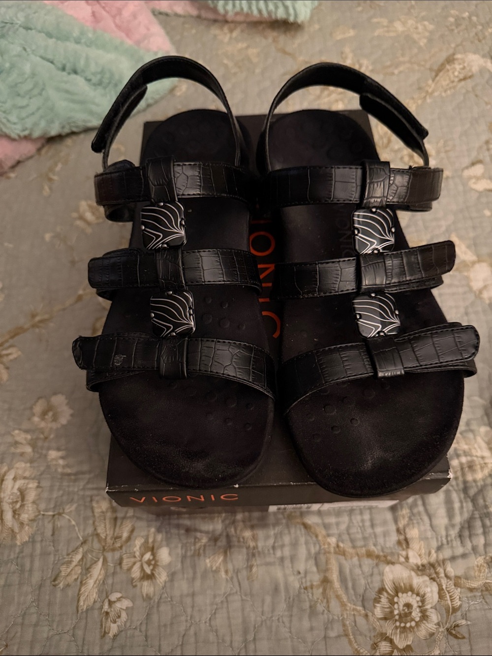 Vionic Black Rest Amber Three-Strap Comfort Sandals with Patterned Accents - NIB
